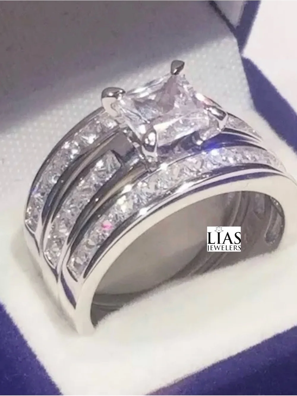 New 18k white gold wedding ring set